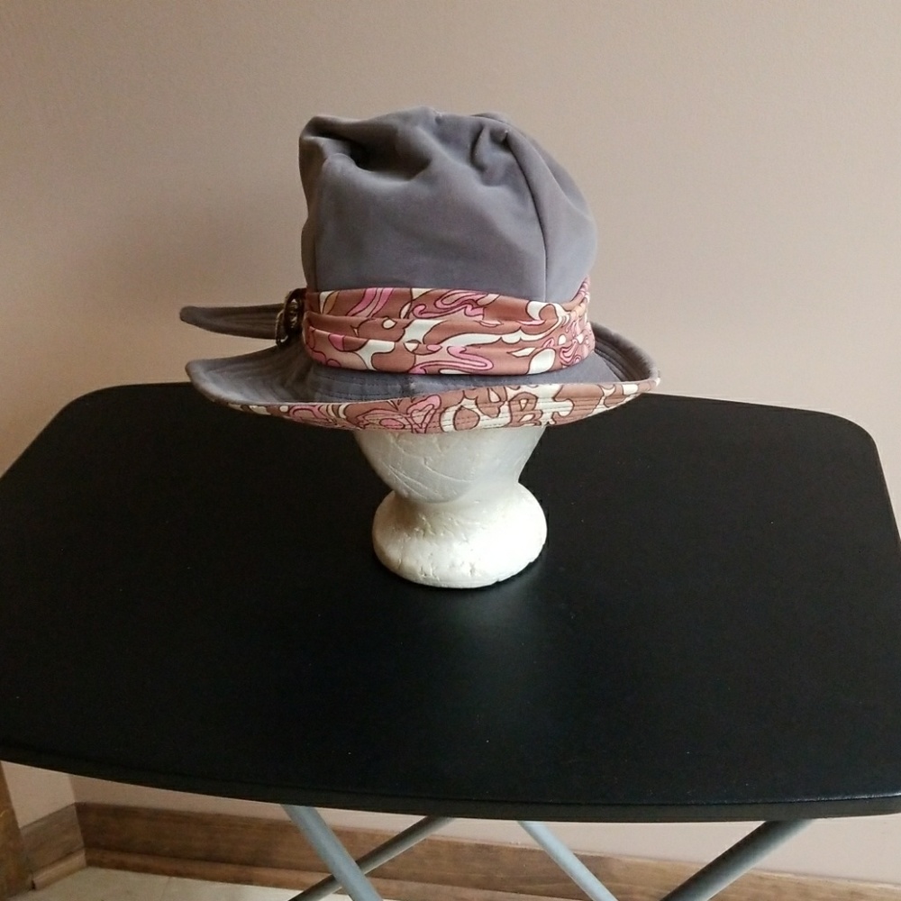 MR. KIM  Design Hat